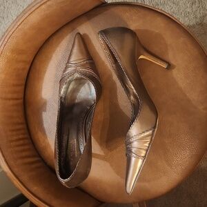 Leather Pewter Heel Size 10